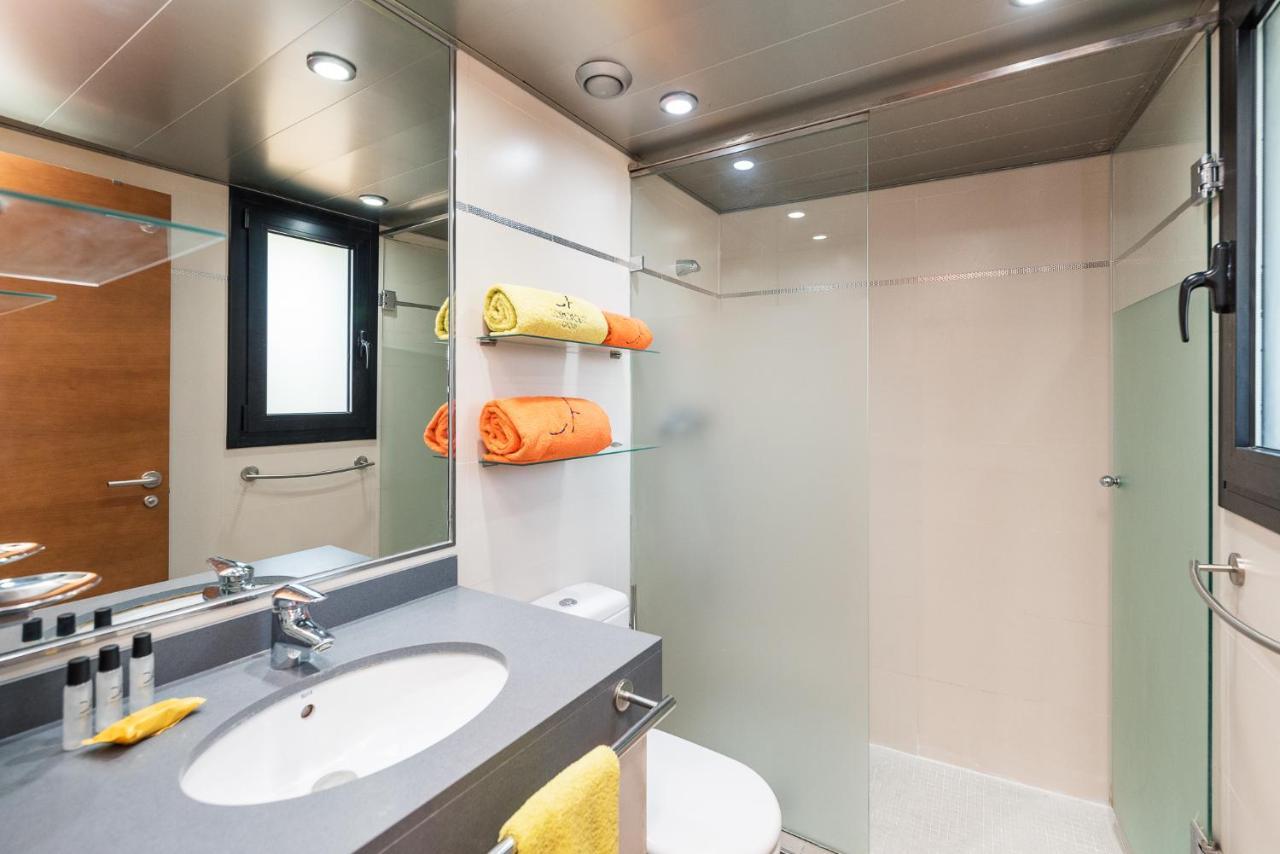 Aparthotel Las Palmeras Castelldefels Luaran gambar